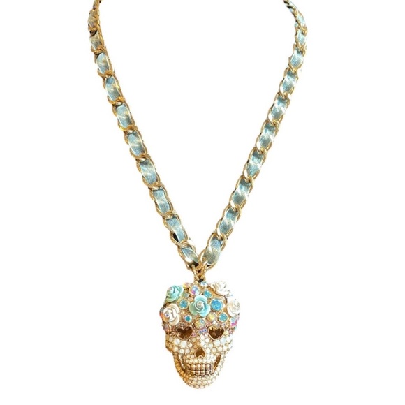 Betsey Johnson Gold Tone Crystal & Flower Sugar Skull Pendant Necklace - Picture 1 of 10
